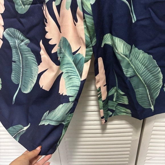 Lulu’s Jumpsuit Navy Green Floral Cropped Strapless Wide Leg Size XS - Picture 4 of 7